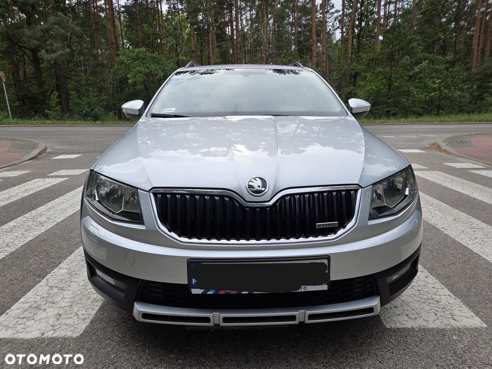 Skoda Octavia Scout 2.0 TDI 4x4 DSG - 3