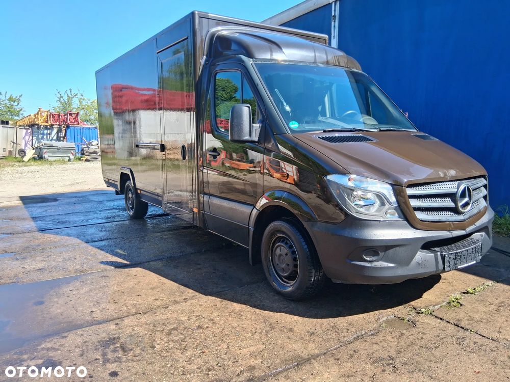 Mercedes-Benz Sprinter - 2