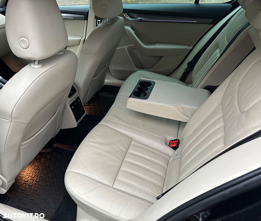 Skoda Octavia 1.6 TDI DSG Style - 13