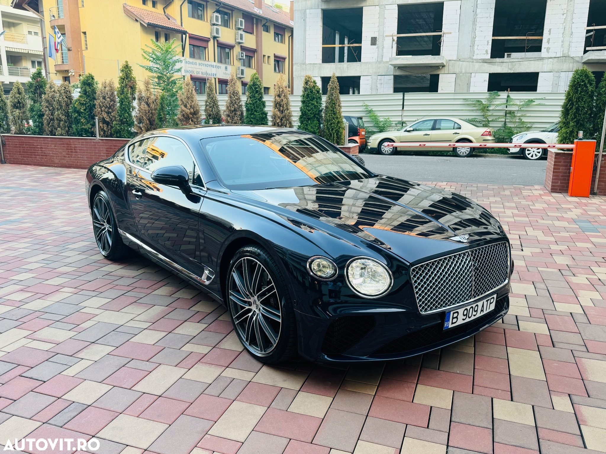 Bentley Continental New GT V8 - 3