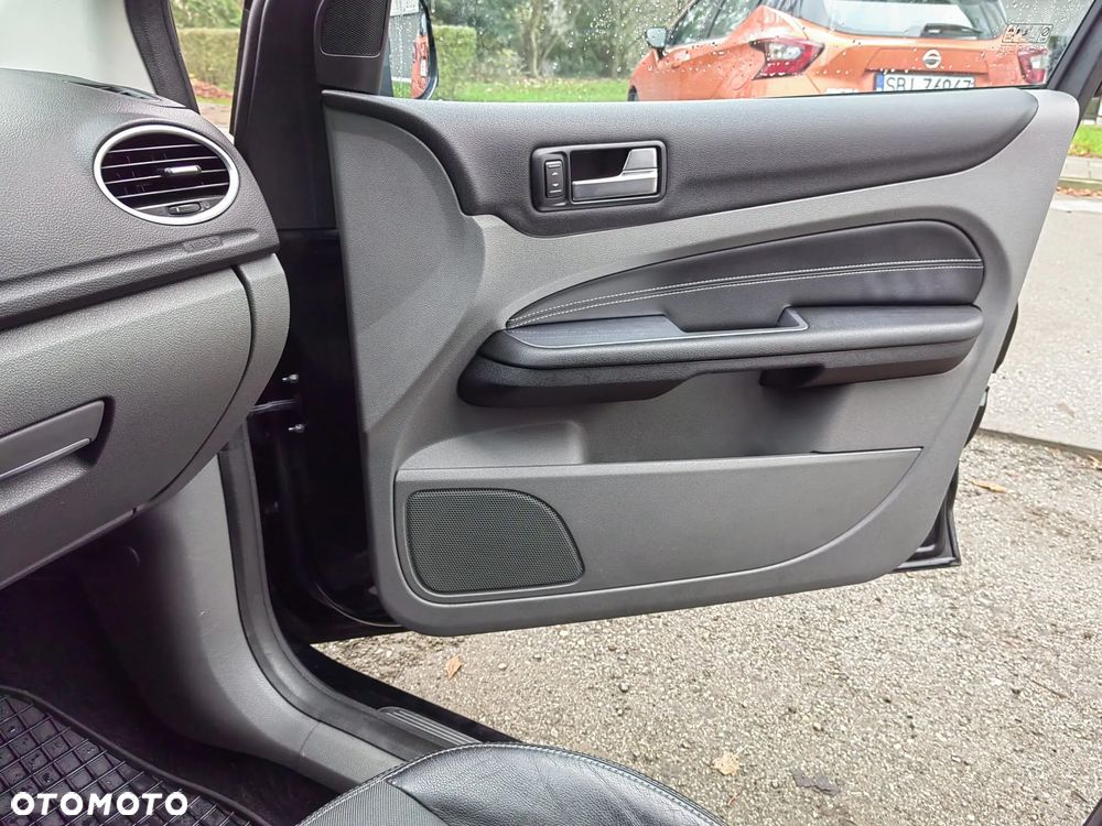 Ford Focus 1.8 Titanium - 16