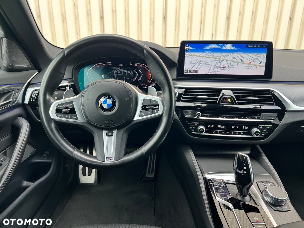 BMW Seria 5 530i xDrive M Sport sport - 18