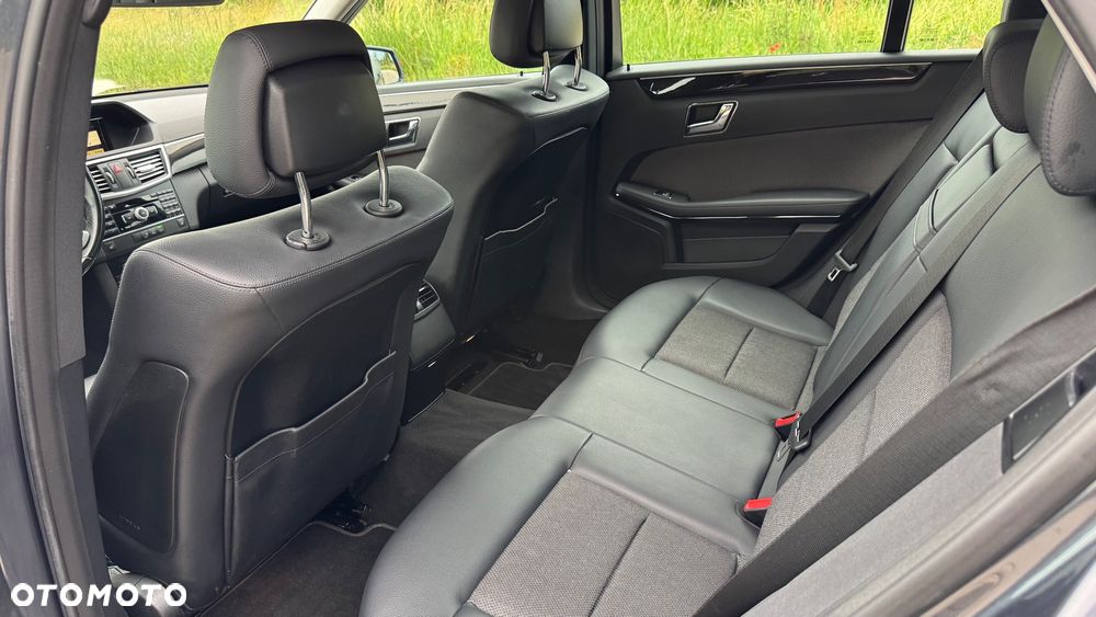 Mercedes-Benz Klasa E 200 CGI BlueEffICIENCY Avantgarde - 23