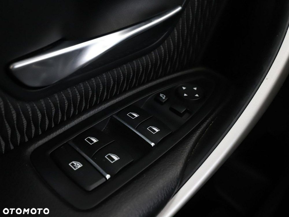 BMW Seria 3 318d Advantage - 34