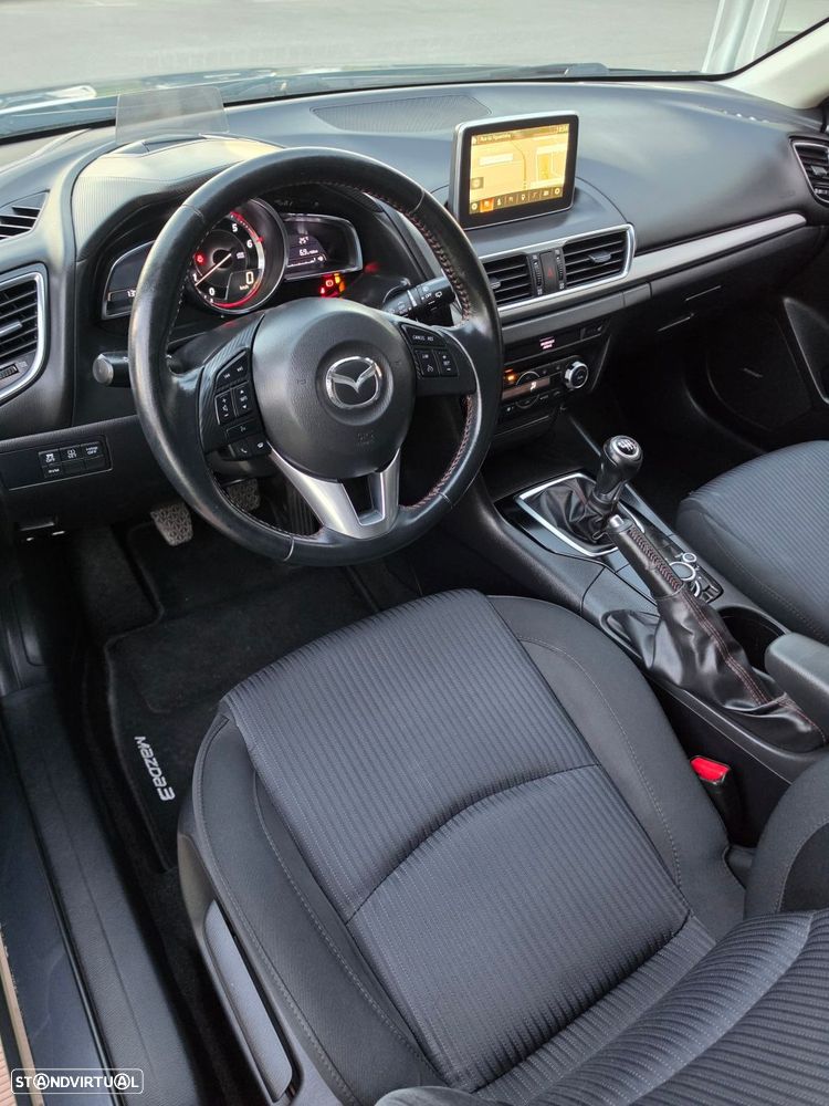 Mazda 3 Hatchback 1.5 Sky-D Excellence Navi - 24