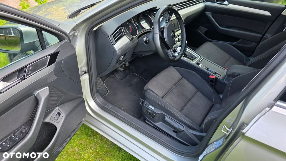 Volkswagen Passat - 5