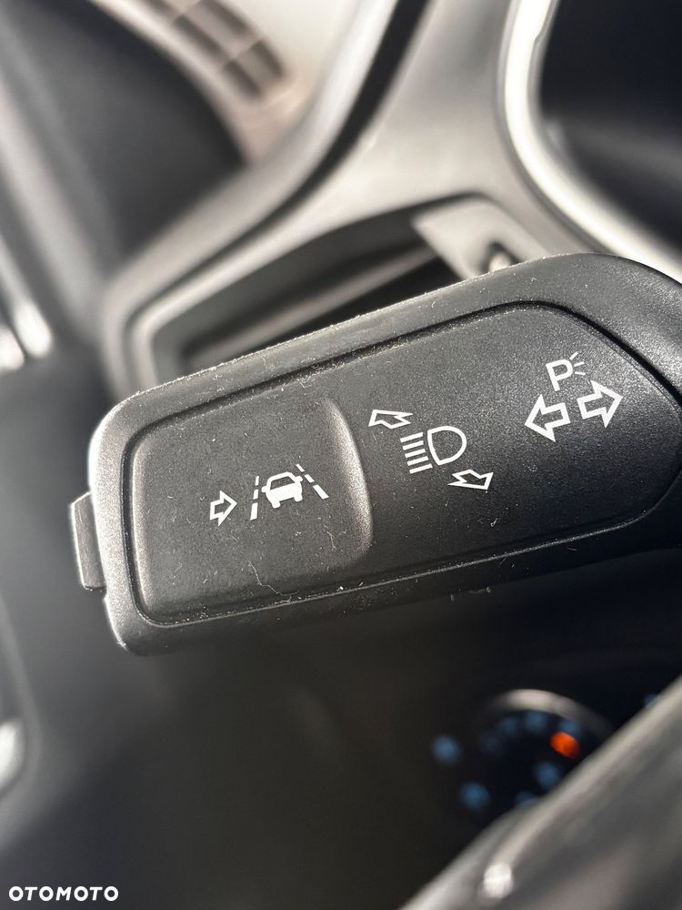 Ford Focus 2.0 EcoBlue STart-Stopp-System TITANIUM - 13