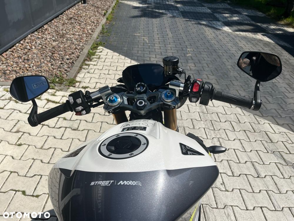 Triumph Street Triple - 20