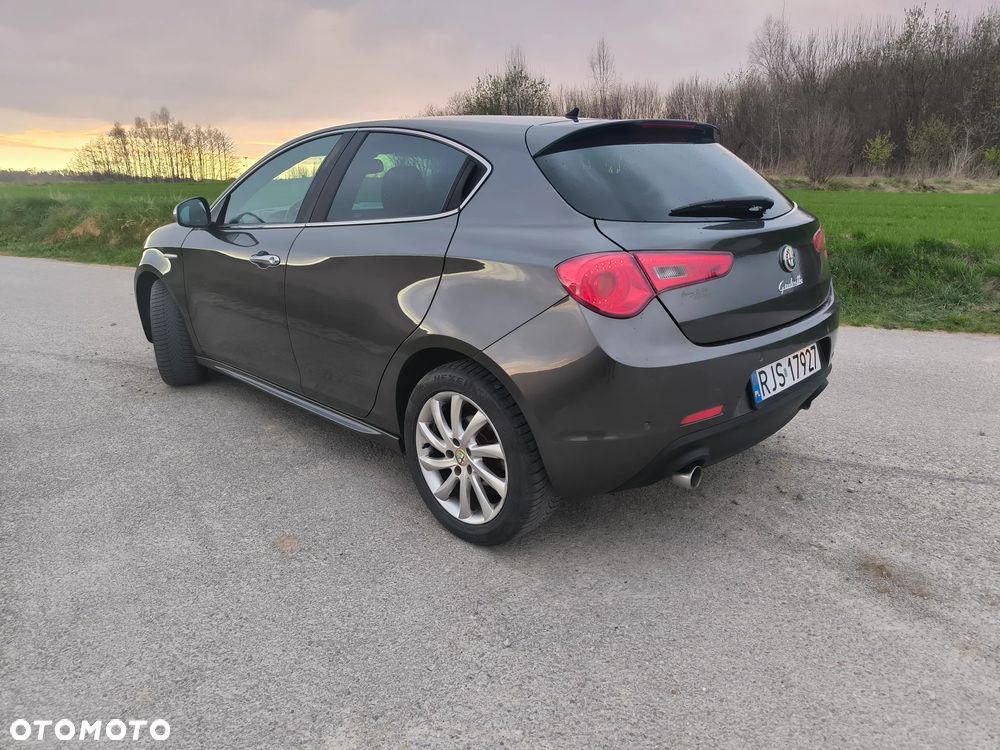 Alfa Romeo Giulietta 2.0 JTDM 16V - 9