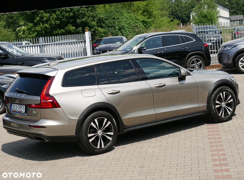 Volvo V60 Cross Country D4 AWD Geartronic Pro - 36