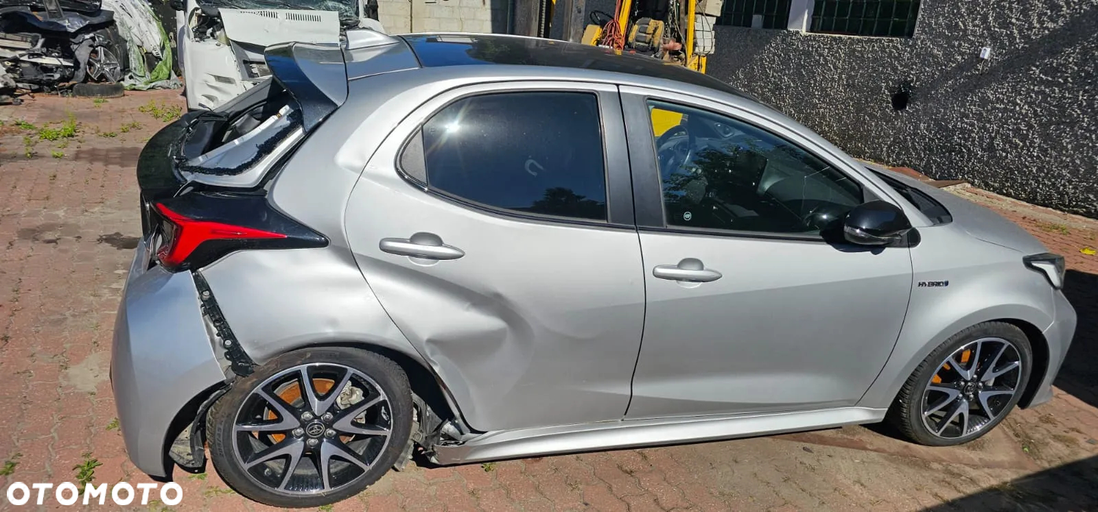 Toyota Yaris Hybrid 116 1.5 VVT-i Black&White - 4