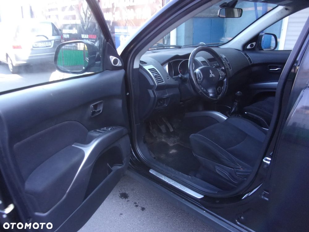 Mitsubishi Outlander - 29