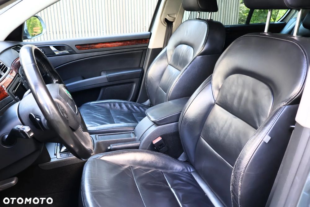 Skoda Superb 2.0 TDI Elegance DSG - 18