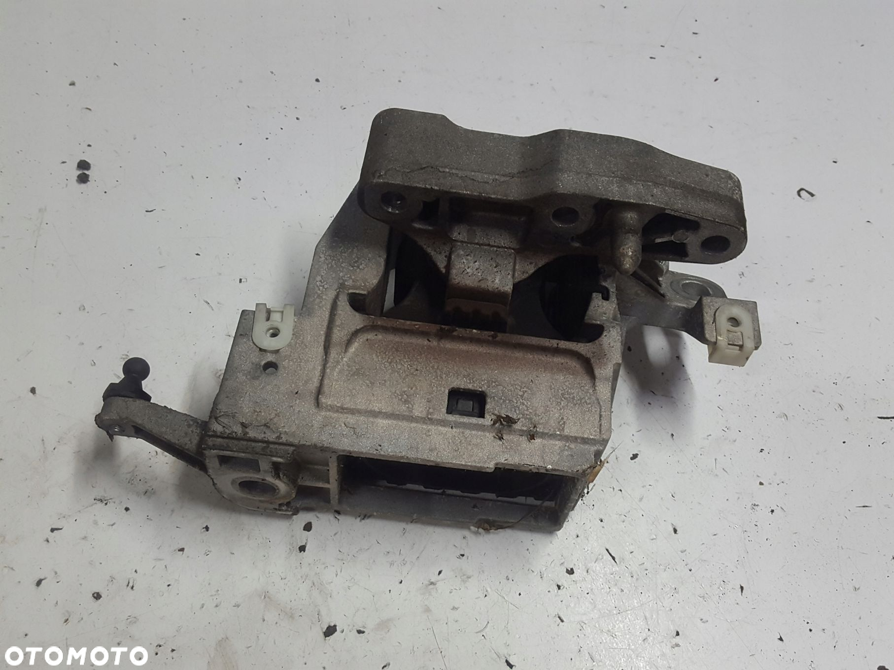 MINI COOPER F56 F55 13r- 1.5 D ŁAPA PODUSZKA SILNIKA 6853446 - 4