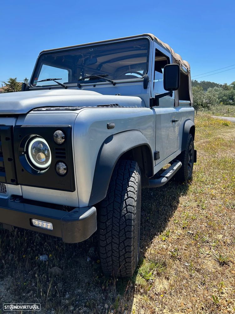 Land Rover Defender 90 2.4 CRD S - 18