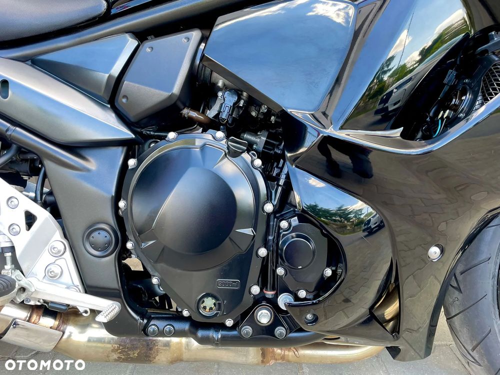 Suzuki GSX - 13