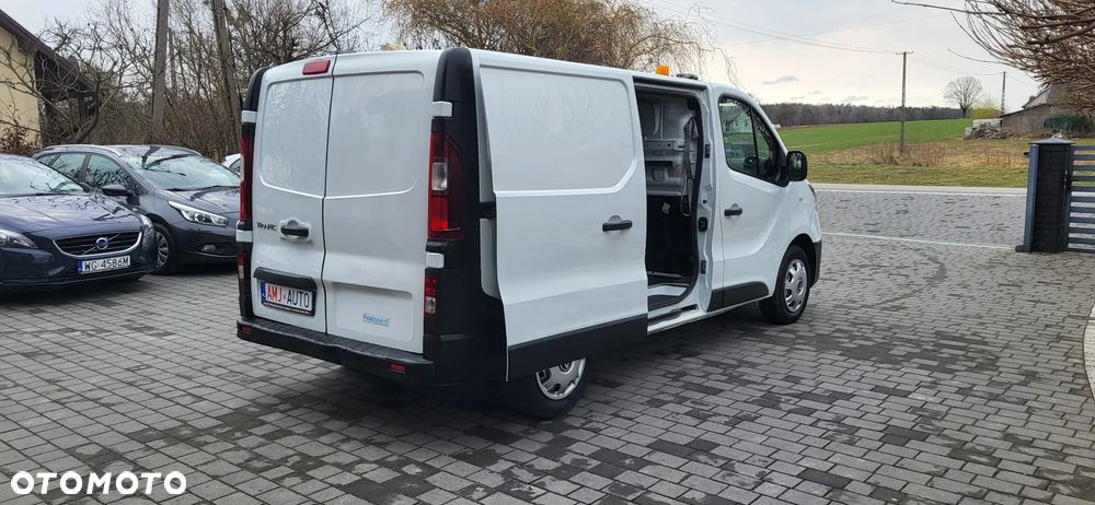 Renault Trafic - 12