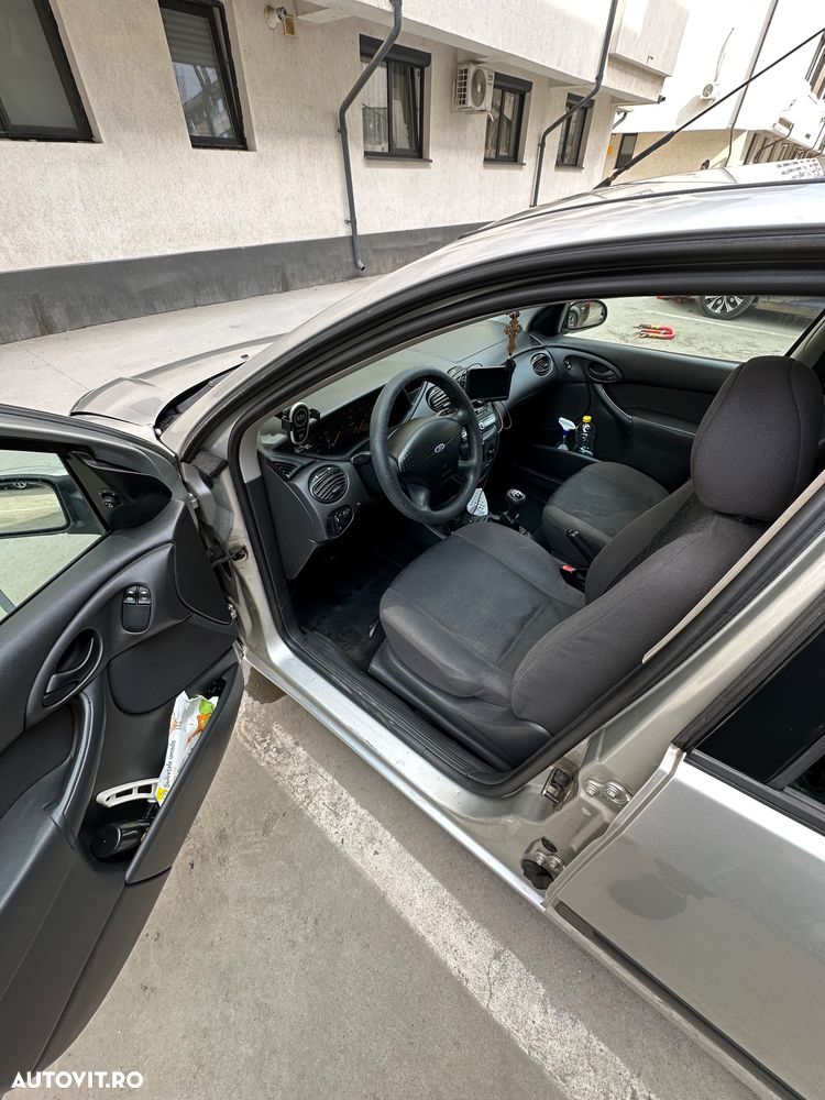 Ford Focus 1.6i 16V - 6