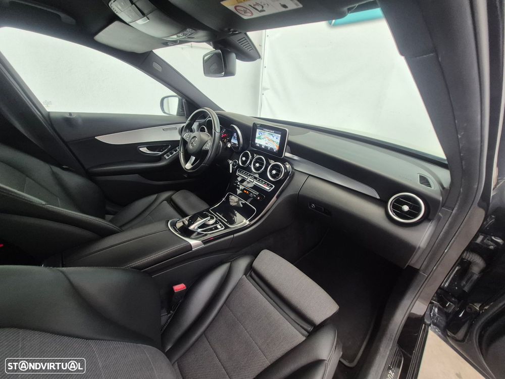 Mercedes-Benz C 220 d 4Matic 7G-TRONIC AMG Line - 23