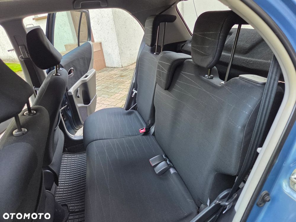 Toyota Yaris - 32