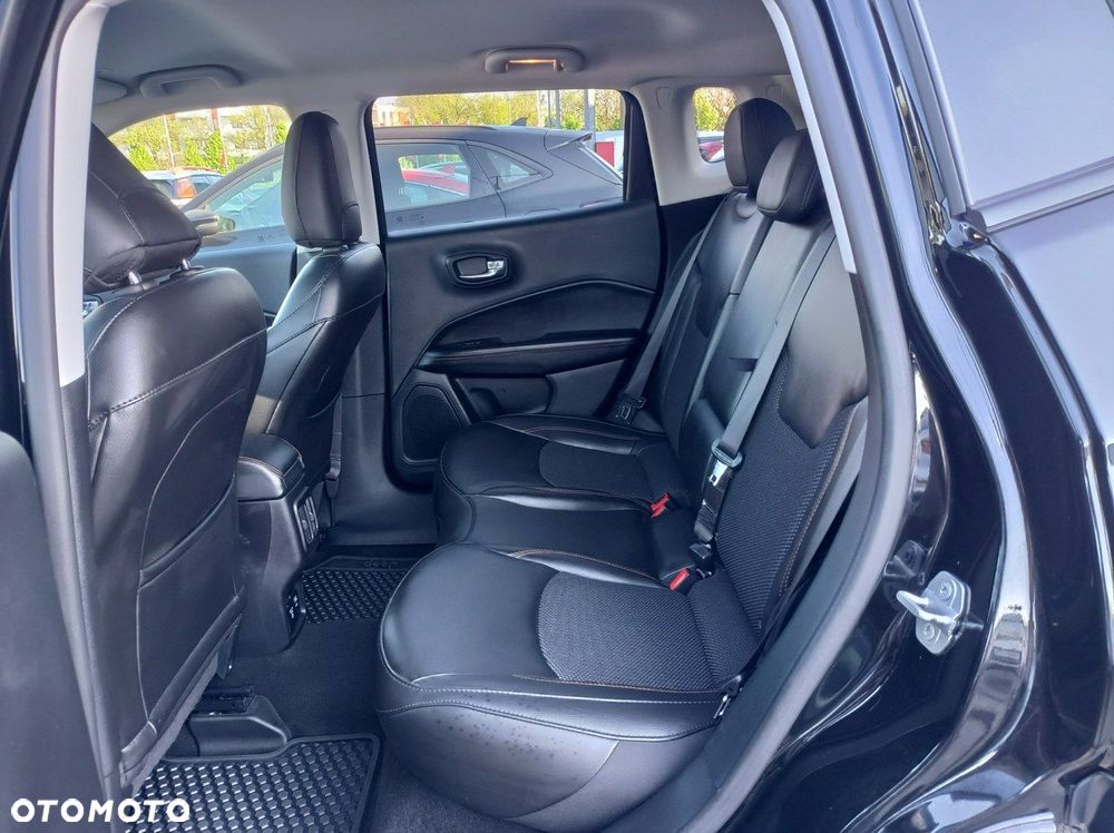 Jeep Compass - 17