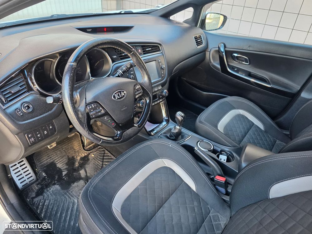 Kia Ceed 1.6 CRDi GT Line - 11