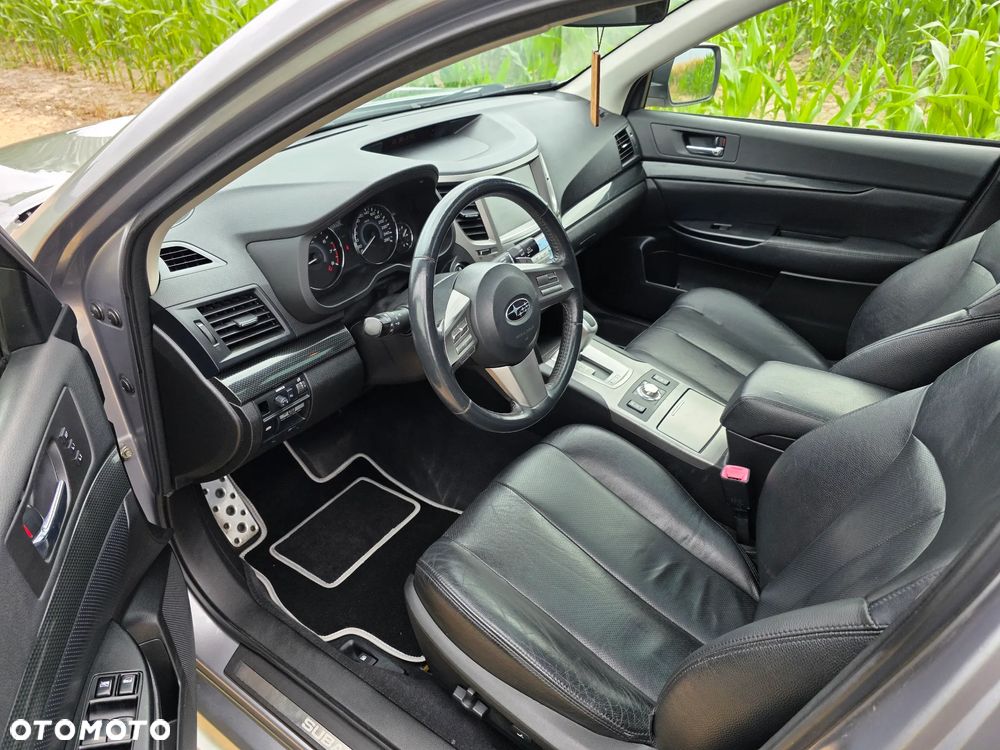 Subaru Legacy 2.5i GT - 9