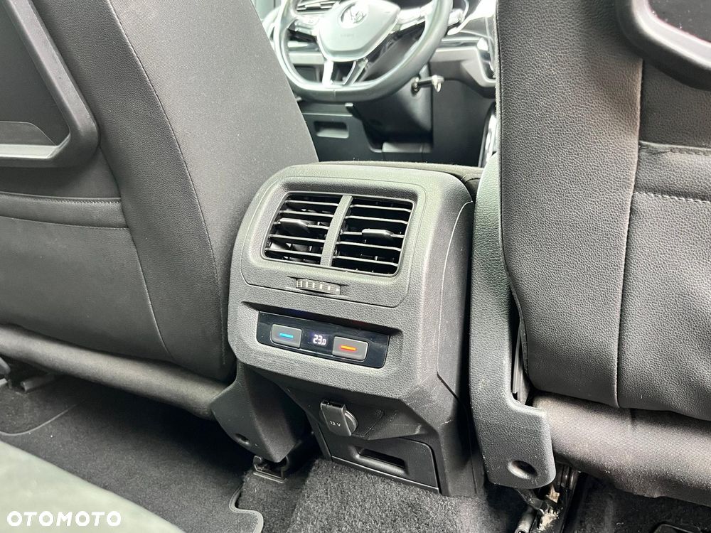 Volkswagen Touran - 34