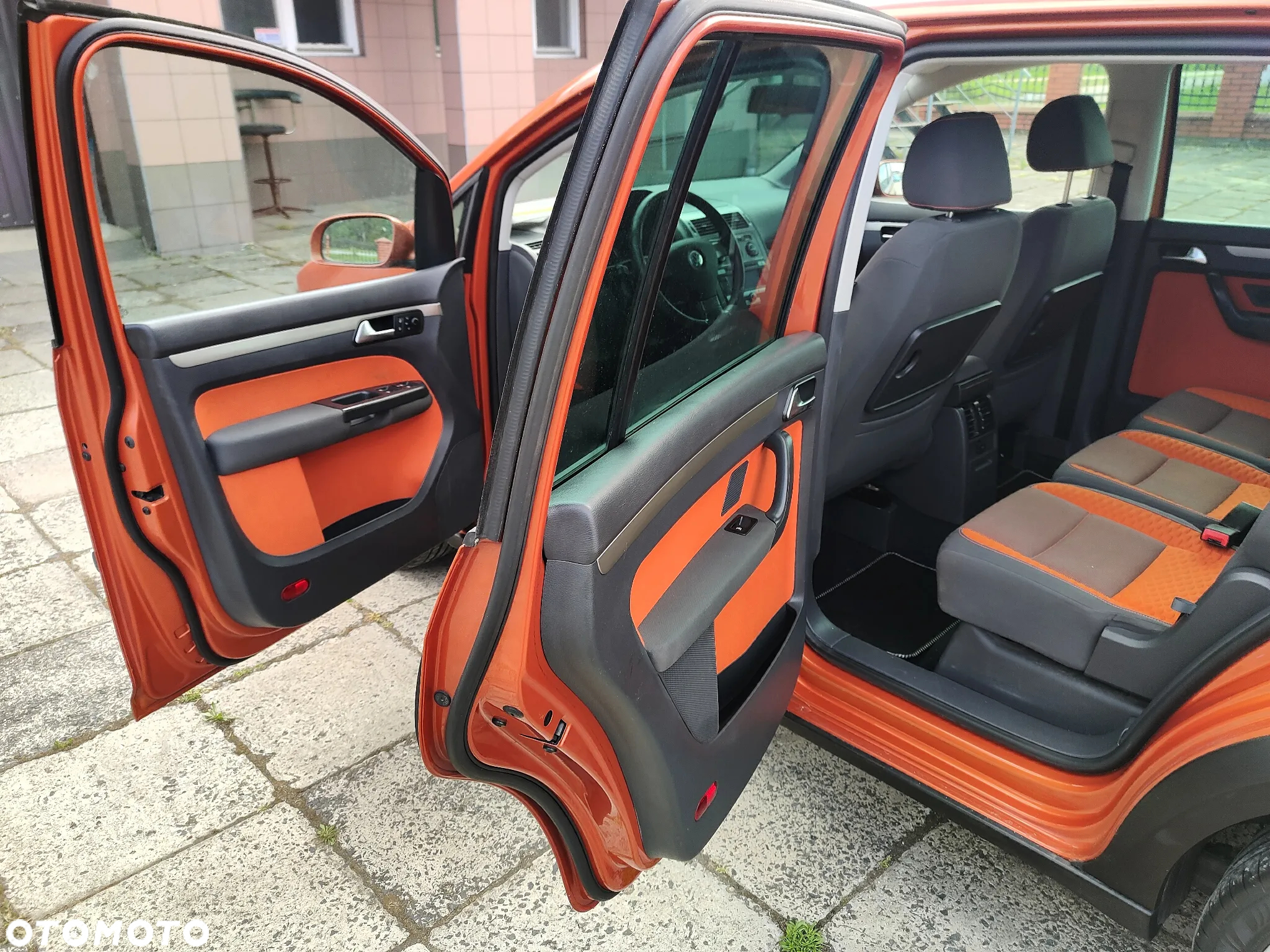 Volkswagen Touran 2.0 TDI DPF Cross - 23