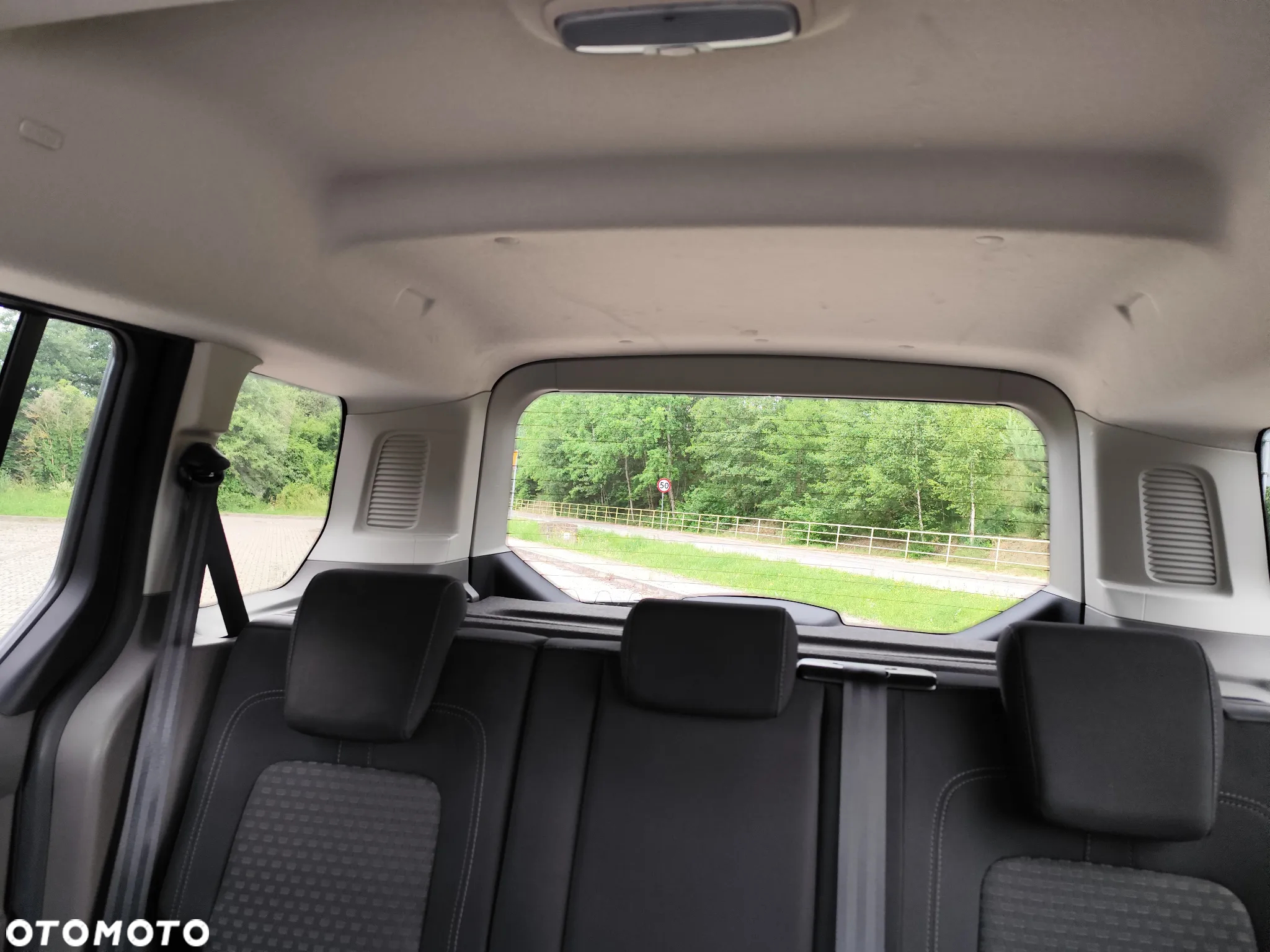 Ford Tourneo Connect 1.5 EcoBlue Active - 33
