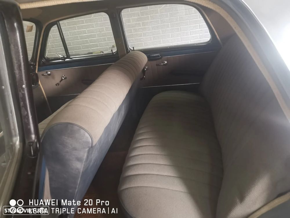 Mercedes-Benz 190 - 5