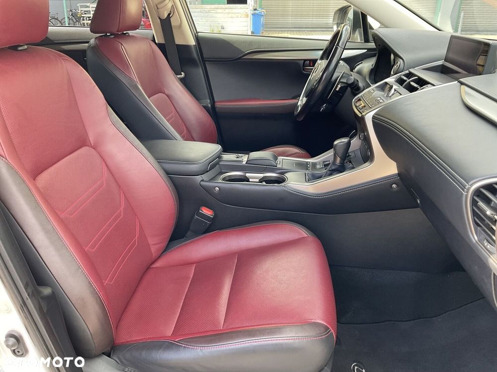 Lexus NX 300h Comfort AWD - 11
