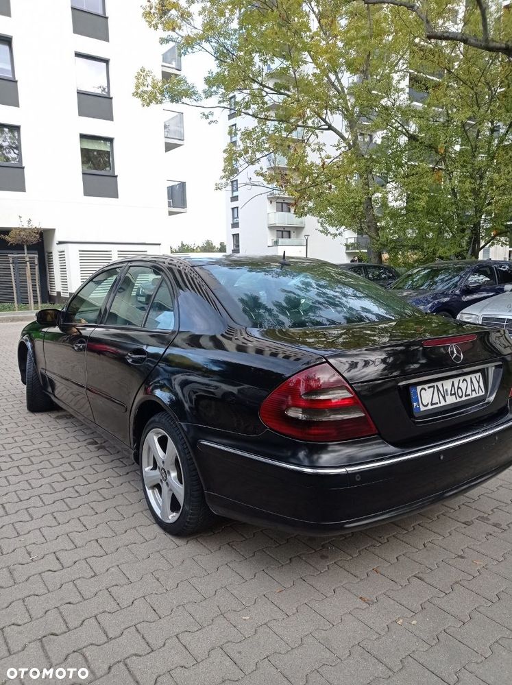 Mercedes-Benz E-Class 2002 photo 3