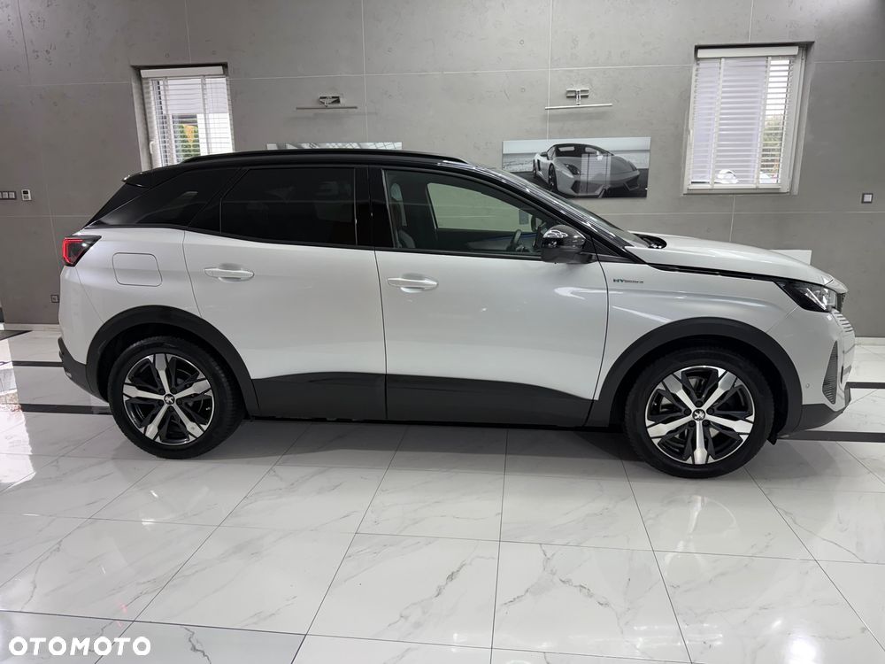 Peugeot 3008 1.6 PureTech HYbrid4 GT Line S&S EAT8 - 12