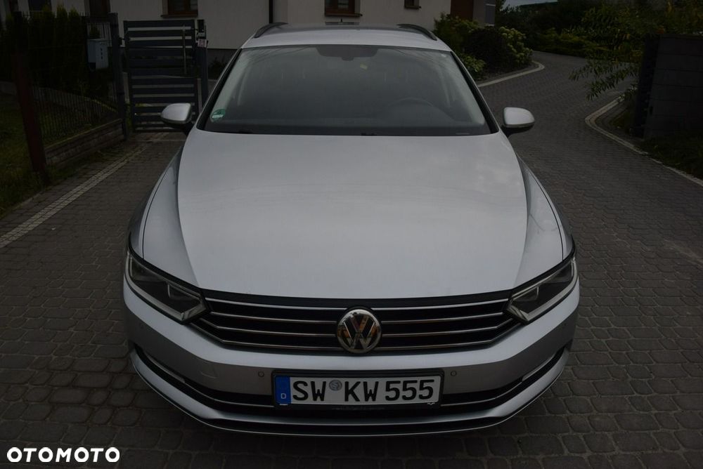 Volkswagen Passat - 4