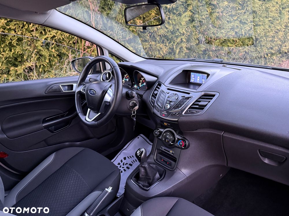 Ford Fiesta 1.0 Champions Edition - 8