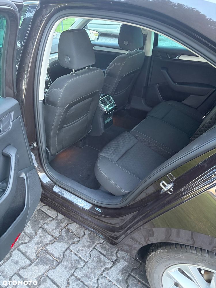 Skoda Superb 2.0 TDI Style DSG - 11