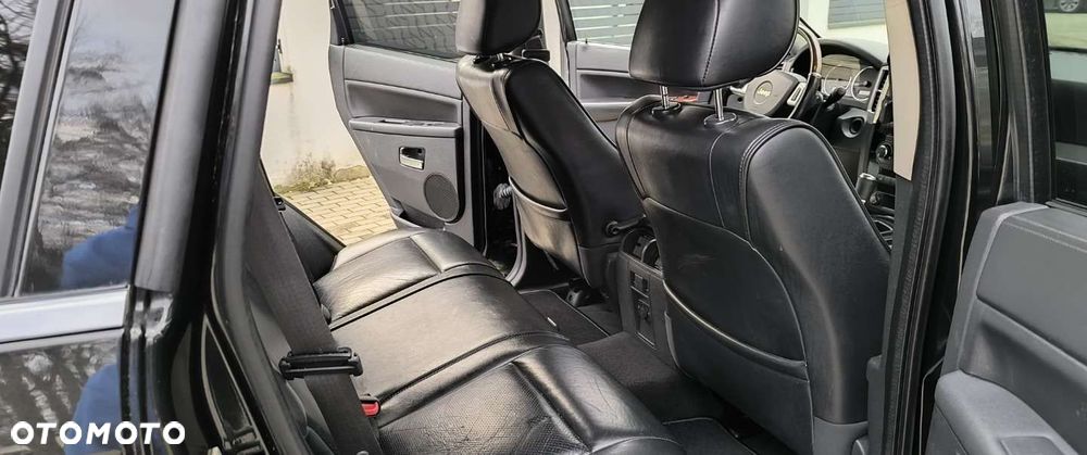 Jeep Grand Cherokee - 35