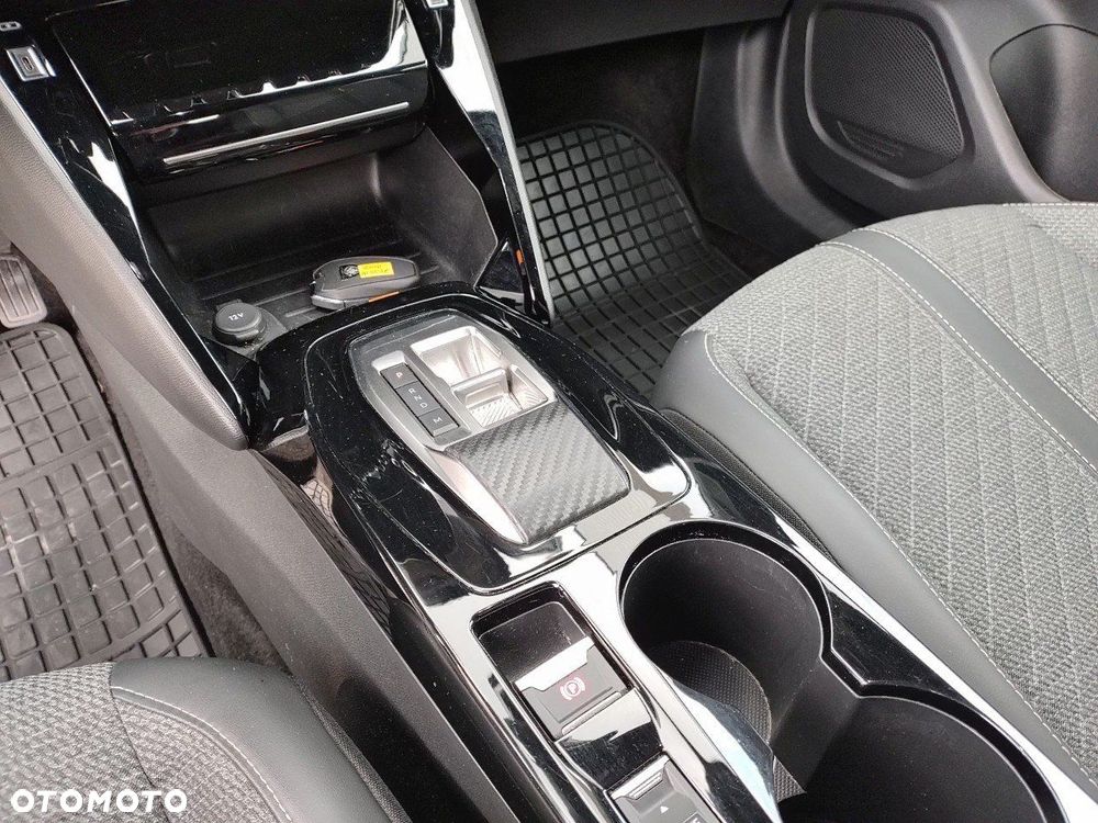 Peugeot 2008 PureTech 130 Allure S&S EAT8 - 16