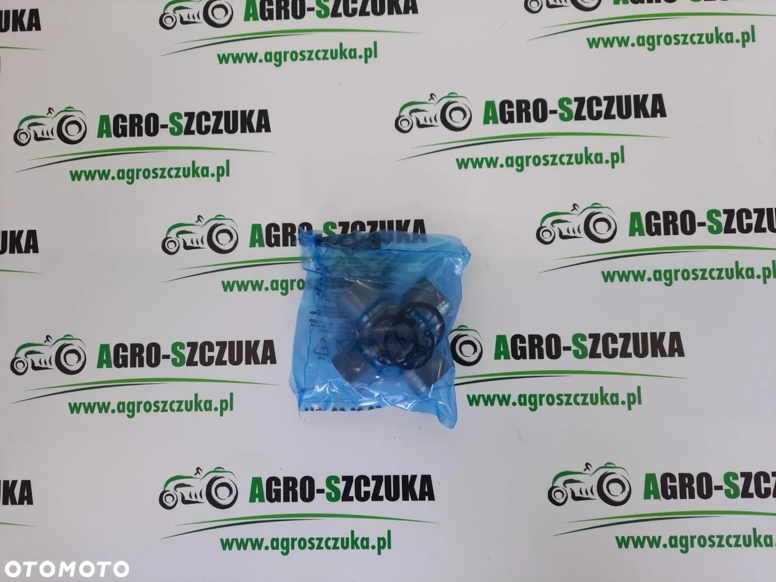 KRZYŻAK 3541458M2 McCORMICK - 1