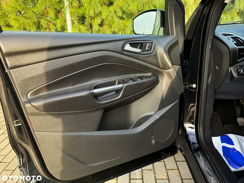 Ford Kuga 2.0 TDCi 2x4 Titanium - 27