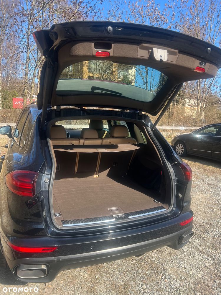 Porsche Cayenne - 15
