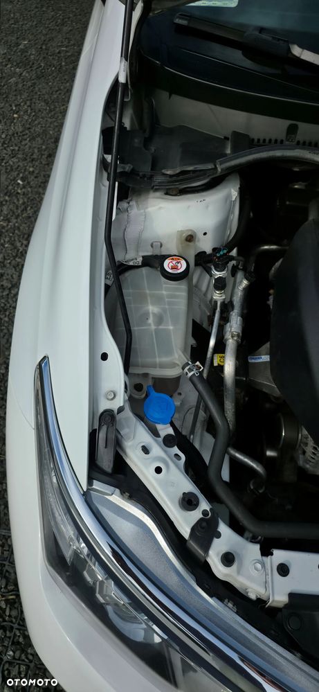 Toyota Auris 1.4 D-4D Premium - 21