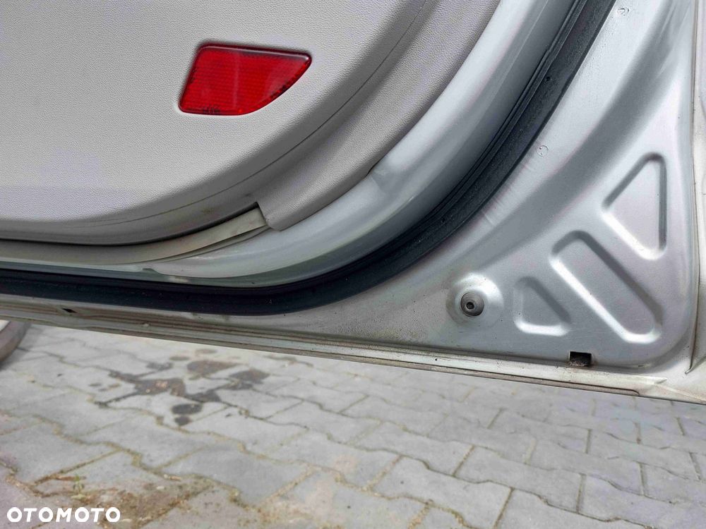 DRZWI KOMPLETNE PRAWY PRZÓD KIA CEED I 9S - 10