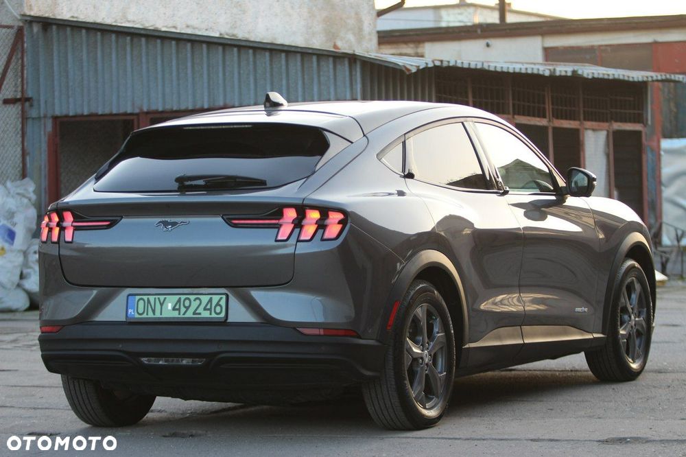 Ford Mustang Mach-E - 32