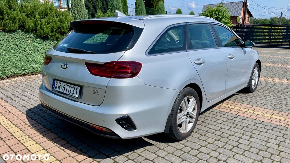 Kia Ceed 1.6 CRDi SCR M - 4