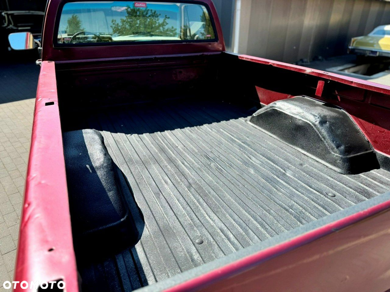 Chevrolet C-20 - 28
