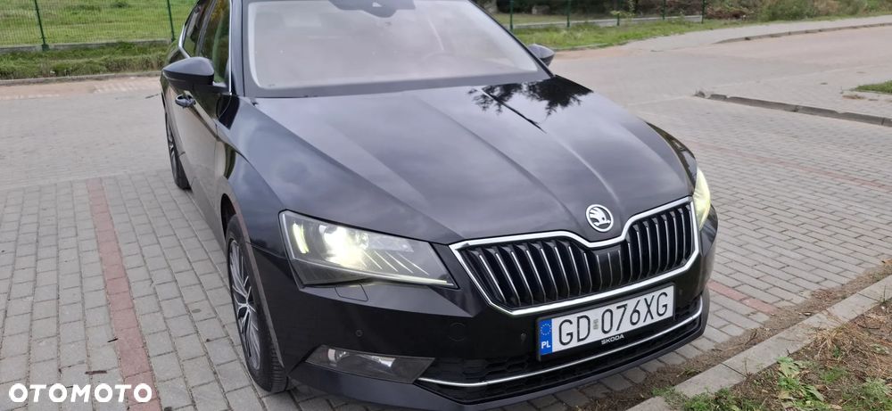 Skoda Superb 2016 photo 2