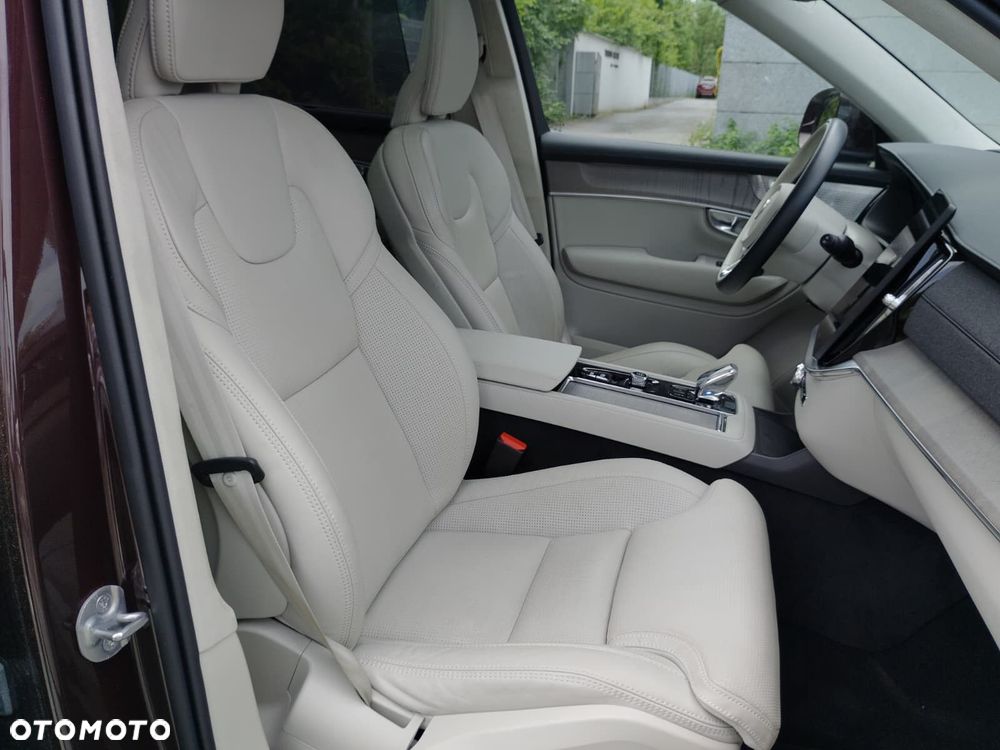 Volvo XC 90 - 21