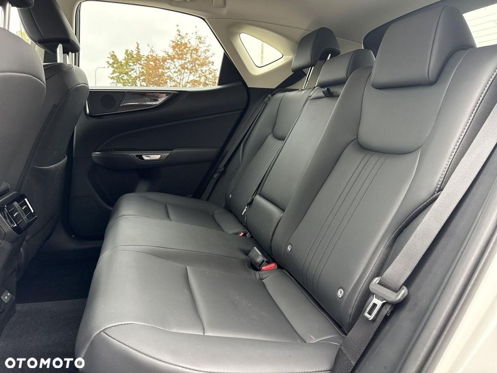 Lexus NX 350h Prestige AWD - 18